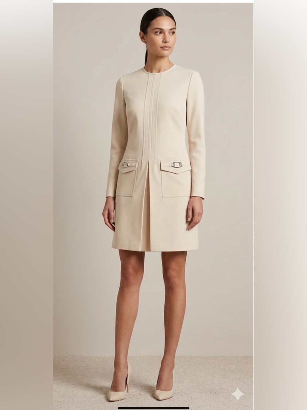 Liz Claiborne Dress size 8 🌟Stretch Sheath Buckle & pockets Gorgeous beige